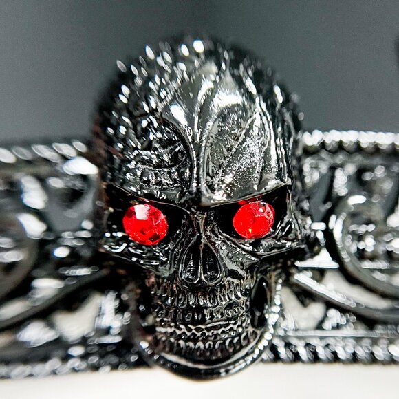 Black and Red Skull Crown - Picture 2 of 9